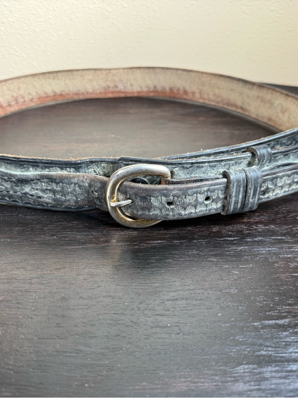 Classic Men's Textured Leather Belt in Distressed Gray